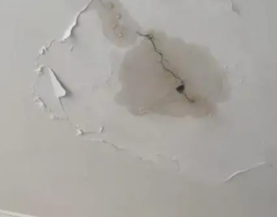 监利阳台漏水维修公司分享下屋面防水工程质量问题原因分析